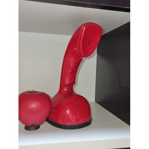 380 - A red cobra Ericofon famous mid century modern telephone from Ericsson. In very good condition with ... 