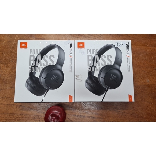 736 - Set of two JBL Tune 500 headphones, featuring Pure Bass Sound, hands-free calls, and a tangle-free f... 