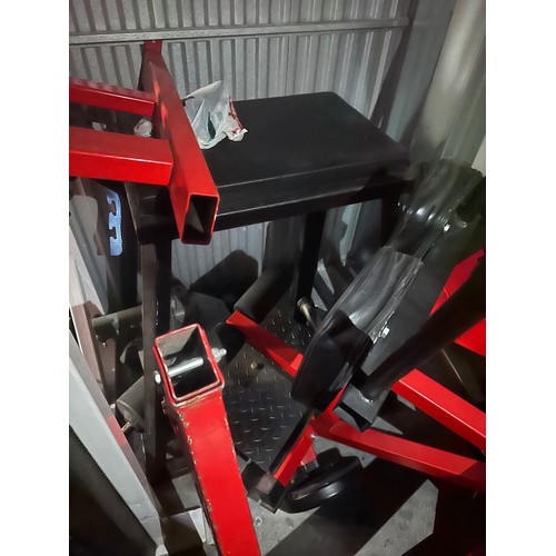 1190 - Super Star Lot : A Commercial GYM Contents in storage : To include 
Hexagon Steel covered dumbells f... 