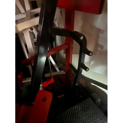 1190 - Super Star Lot : A Commercial GYM Contents in storage : To include 
Hexagon Steel covered dumbells f... 