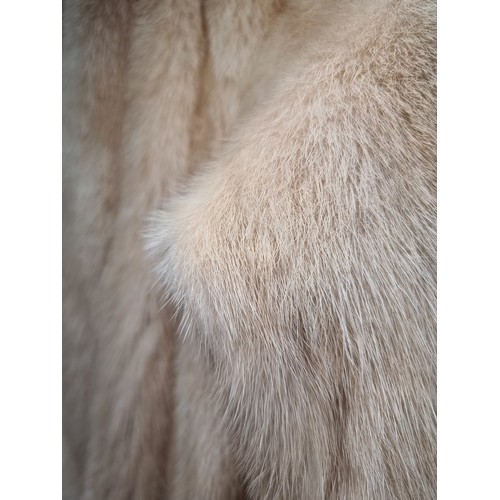 370 - Star lot : A lovely statement vintage fur coat with Dasco fasteners. No size listed, fits like a siz... 