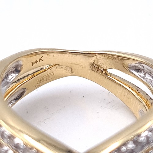 514 - Super Star Lot: A super quality inlaid diamond set ring. Set in 14 carat gold. Estimated weight of d... 