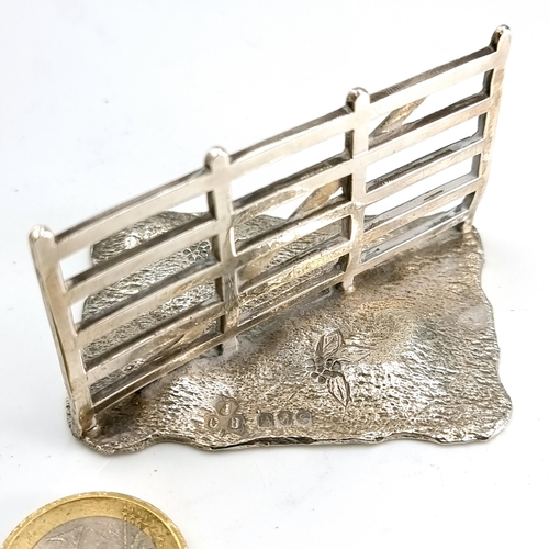 27 - A fabulous Irish Silver five bar gate desk stand set with hammered base. Base - 6 x 4 cms. Gate - 6.... 