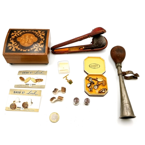 42 - A miscellaneous collection of items. Mostly cuff-links. Together with a wooden musical box in need o... 