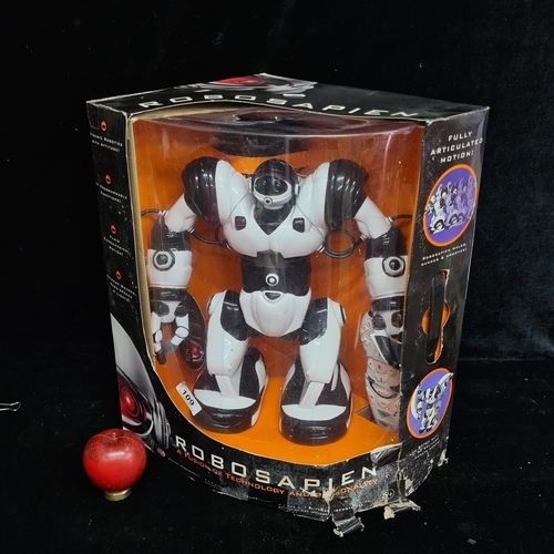 109 - A fantastic WowWee Robosapien dynamic robot with attitude. In its original packaging.