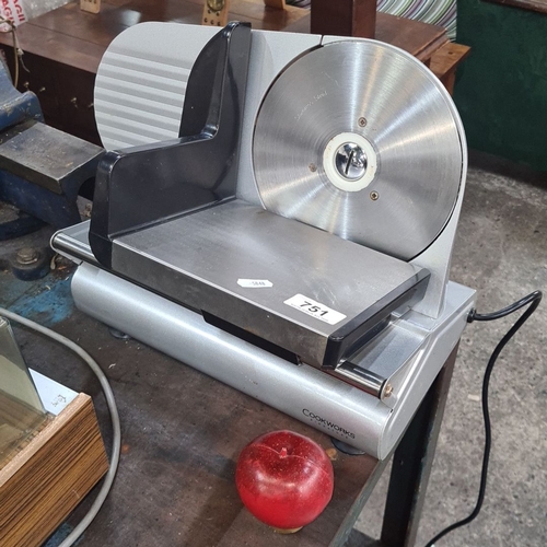 751 - An Electric food slicer from Cookworks with a stainless steel blade. This model features adjustable ... 