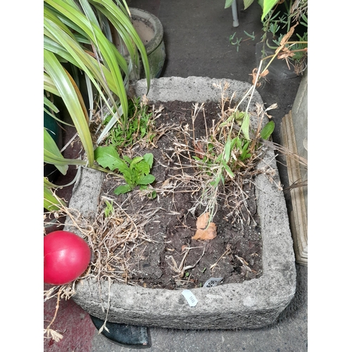 696 - Star lot : An antique heavy stone garden trough / planter. Wonderful age and texture to the stone.