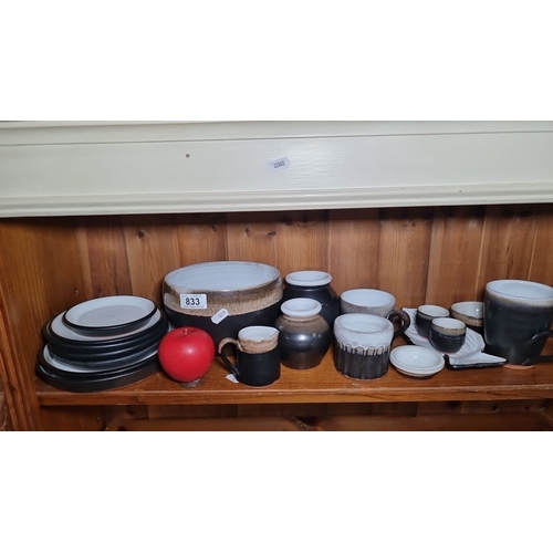 833 - A fabulous collection of Stephen Pearse Shanagarry pottery tableware, includes plates, bowls, mugs, ... 