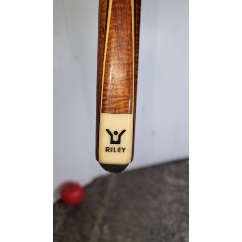 848 - Riley snooker cue, wooden shaft with detailed grain pattern, and a light-colored butt featuring the ... 