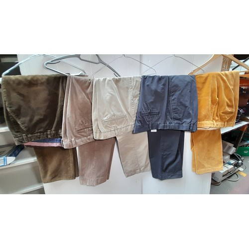 979 - Five pairs of gentlemen's trousers including three pairs of corduroy's along with two pairs of chino... 