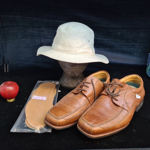 1091 - A lot of men's accessories including a pair of Anatomic & Co Amazonas Gel Shoes, size UK 12 together... 