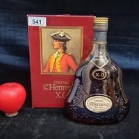 Hennessy Very Special Cognac, 700ml, 40% ABV. Includes