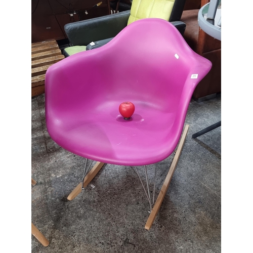 803 - A cool hot pink rocking chair Warwick Scandi style. RRP: 86.40 EUR on Private Floor Eu.