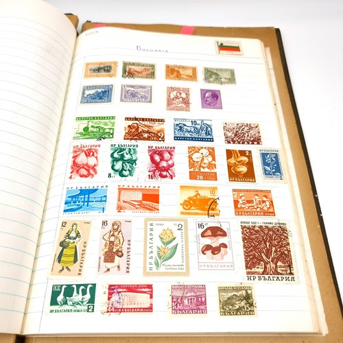 1043 - A European fully furnished stamp album, excellent collection, mostly consisting of mainly Pre-War to... 