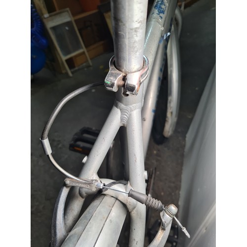 1042 - A brilliant Claud Butler 7005 silver grey series bike with aluminium frame. These Claud Butler bikes... 