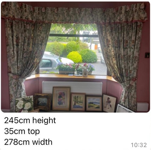 1054 - Star Lot : Lovely pair of floral fully lined curtains from the dining room with matching Pelmet and ... 