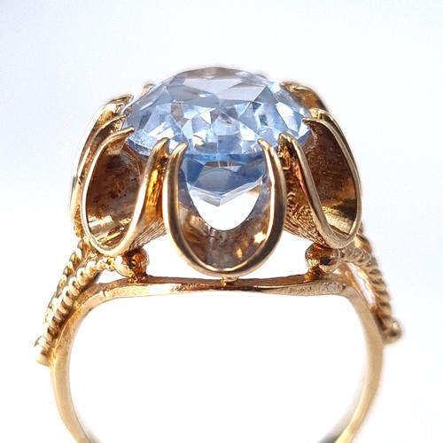 2 - A beautiful antique nine carat gold largeaquamarine  gemstone ring with attractive gold mount. Ring ... 