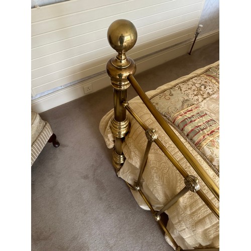 1065 - Star lot : A very high quality Brass Bed, 5 feet x 6'6 Lovely quality (If we get the bedding with it... 