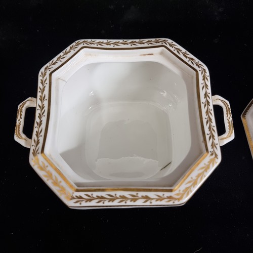 121 - An early very pretty 19th century Spode lidded dish, very rare felspar porcelain mark. With handpain... 