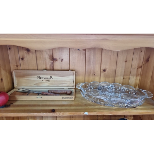 403 - An as new Newbridge Cuisine carving set with wooden handles, housed in a wooden presentation box wit... 