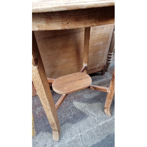 419 - Star lot : A gorgeous antique pine rustic wooden washstand with mirror and towel rails to each side.... 