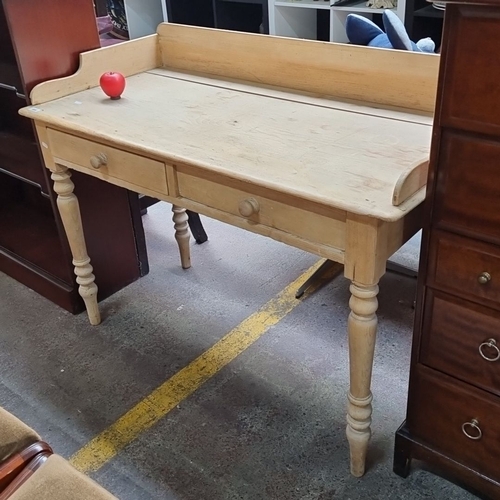 444 - Star Lot : A beautiful antique pine double wash stand. Features a gallery back and sides and two dra... 