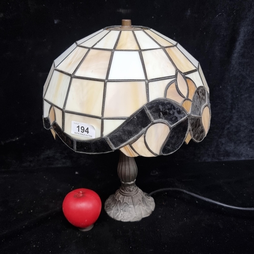 194 - A stunning Art Deco style Tiffany style table lamp.