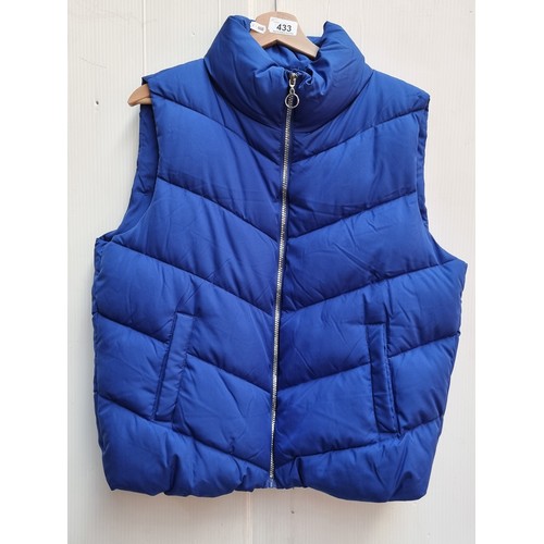 433 - A stylish JDY gillet, size XL. In like new condition.