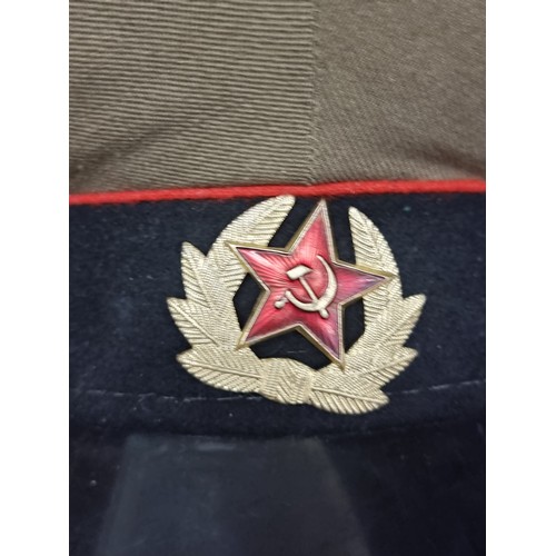 109 - A Soviet Russian Army Officer's Cap. Size 59.