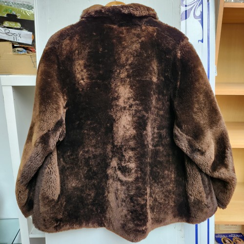 440 - A stylish ladies vintage teddy fur coat. UK size large.