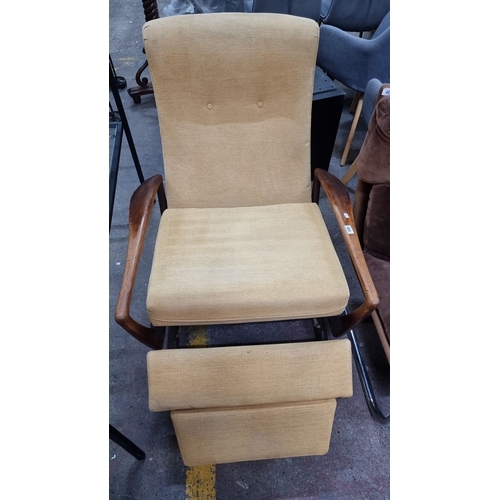 404 - Star lot : A very rare Parker Knoll model 1020 reclining chair. A fabulous Mid-Century Modern armcha... 