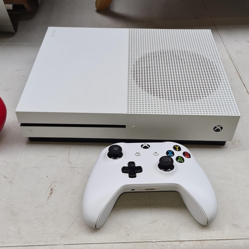 369 - A fresh looking Xbox One S, Model 1681. With controller. Selling online for €175.00 new on Amazon. C... 