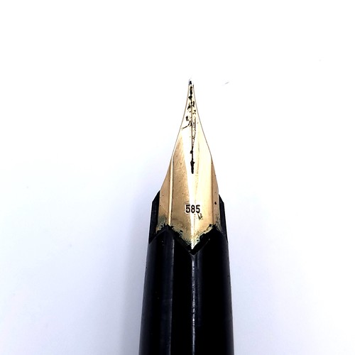 1 - Star Lot : An original Mont Blanc fountain pen with gold nib Star lot : marked '585' - 14 carat set ... 