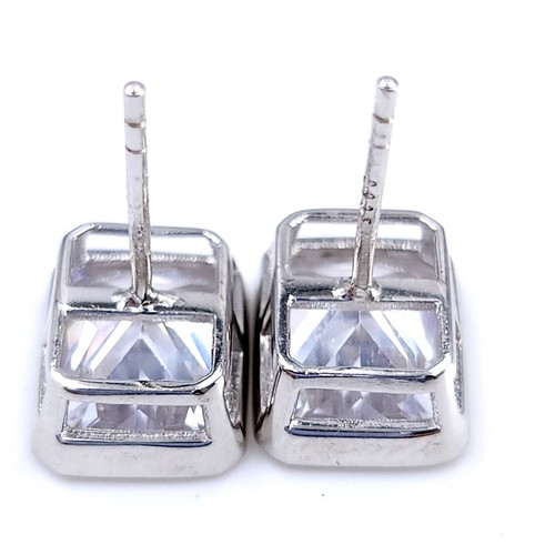 10 - A pair of new Silvora gem set sterling silver stud earrings. Weight - 2.77 grams. Stamped 925. In or... 