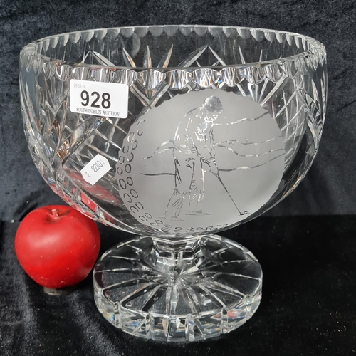 928 - A beautiful large and very heavy crystal bowl featuring an etched figure of a golfer. Not named.