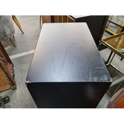 1252 - Star lot : Industrial-style table top Vinyl record holder. With A drawer for your bits and pieces.
P... 