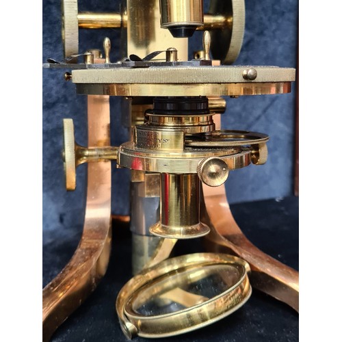 930 - Super star lot : A stunning antique solid brass microscope with additional lenses and housed in a be... 