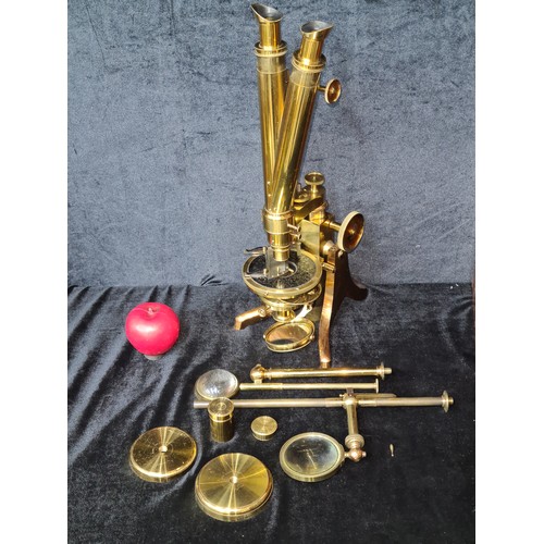 930 - Super star lot : A stunning antique solid brass microscope with additional lenses and housed in a be... 