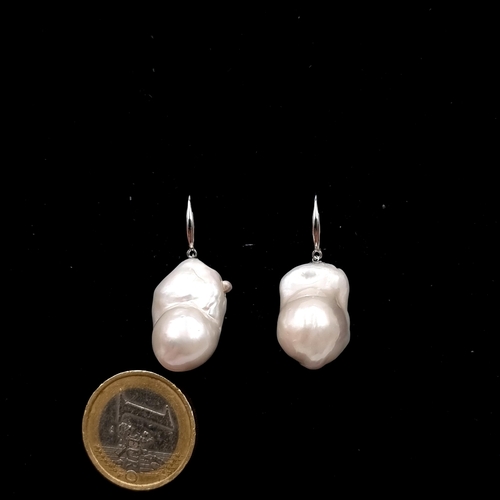 506 - Star Lot : A gorgeous pair of 18 carat white gold Baroque shaped Akoya pearl drop earrings - suitabl... 