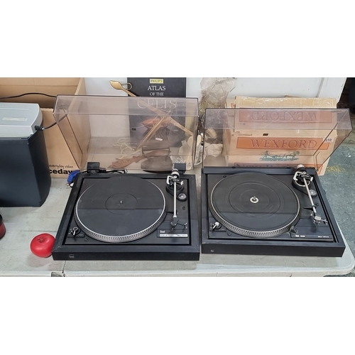 809 - Pair of Dual 505-2 Belt Drive turntables with transparent dust covers, featuring Ortofon cartridges.