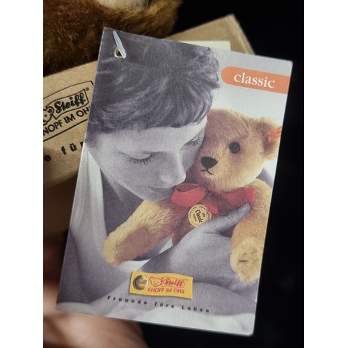 1352 - Star Lot : A charming Steiff Classic Teddy Bear from the exclusive Steiff Members' Cub. Based on the... 