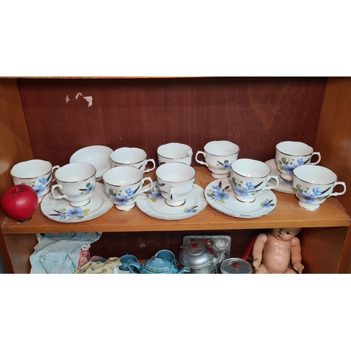 1411 - Sixteen pieces of Arklow Pottery including cups, saucers and a sugar bowl.
Previous in auction on 29... 