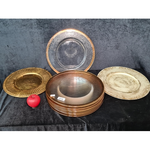 1415 - Twelve very  large stylish glass heavy quality serving plates.
Previous in auction on 29/08/24 with ... 