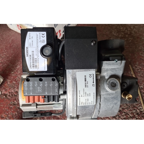 1442 - Star lot :Bentone gas burner, Model BF1 (2 kW), with Siemens controller LMO41.113C2E. Includes origi... 