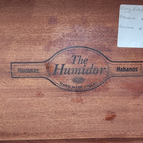 134 - Star lot : A nice example of a cigar humidor reading Havanas 