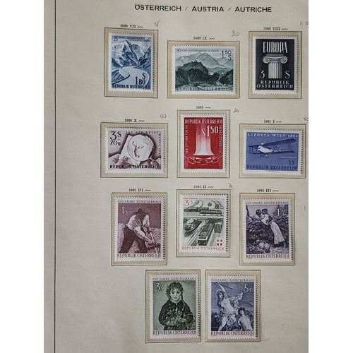 842 - A superb collection of Austrian stamps dating continually from 1960 to 1972. Unhinged mint presented... 