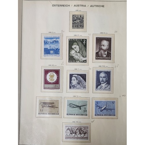 842 - A superb collection of Austrian stamps dating continually from 1960 to 1972. Unhinged mint presented... 