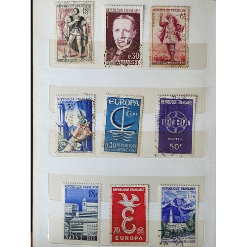 844 - A selection of three excellent vintage stamp books which include stamps from various different count... 