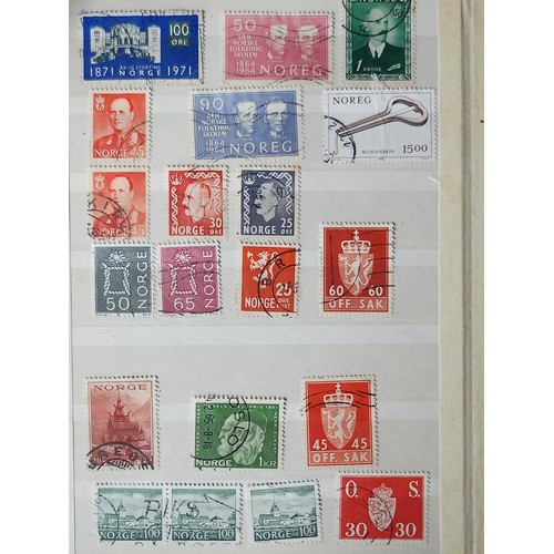 844 - A selection of three excellent vintage stamp books which include stamps from various different count... 