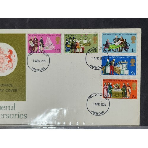 845 - A wonderful collection of Great Britain and intranational first day covers dating continually from t... 